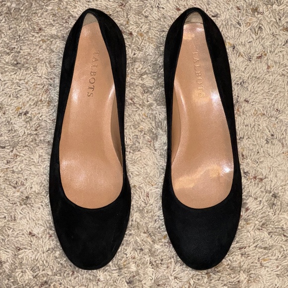 EUC Talbots Black Suede Round Closed Toe Wedge Size 8 - Picture 2 of 8